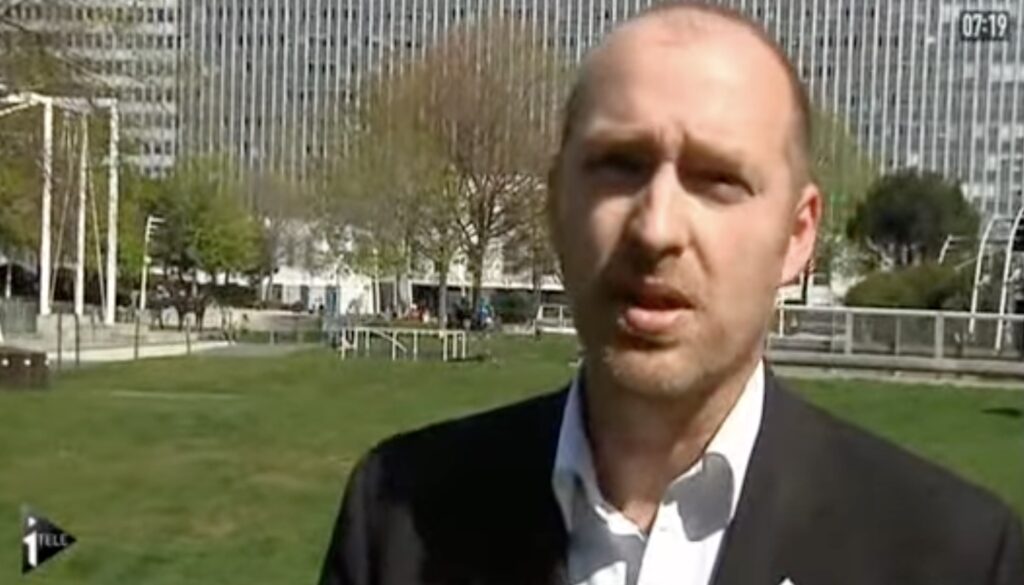 Après Paris Première, c'est I-Télé qui dans un des reportages de sa matinale, le 